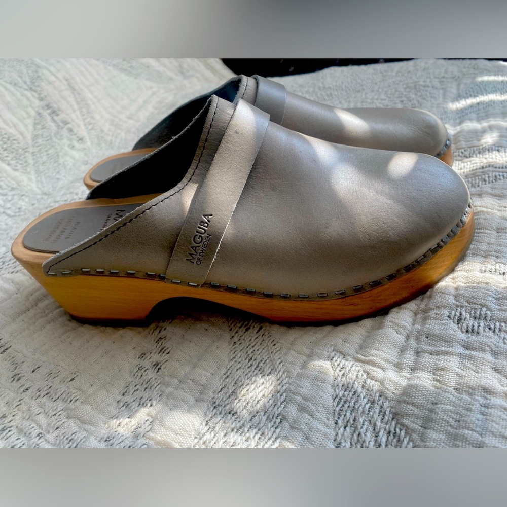 Maguba Clogs - Picture 3 of 3
